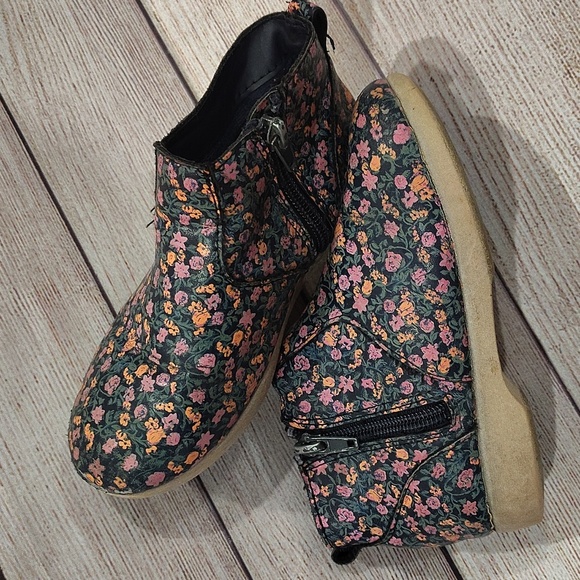 Osh Kosh Ankle Boots - Picture 4 of 6